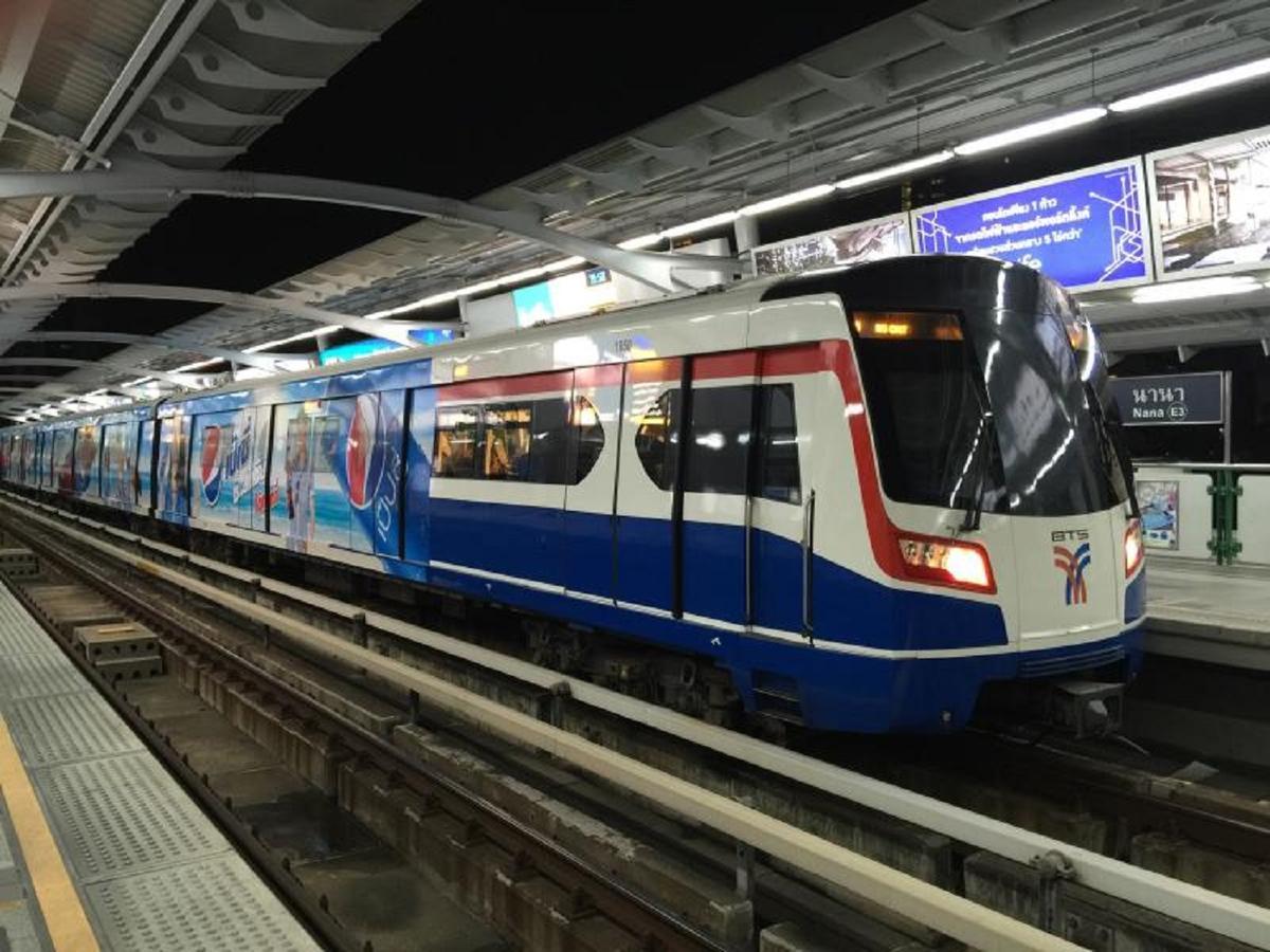 ホテル シトラス スクンビット 13 ナナ バンコク バイ コンパス ホスピタリティ バンコク都 エクステリア 写真